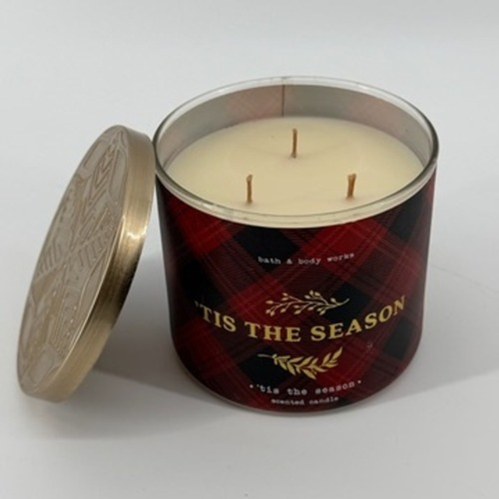 Bath & Body Works Tis The Season 3-Wick Scented Candle 14.5oz Red Plaid Holiday‎ - Picture 1 of 6
